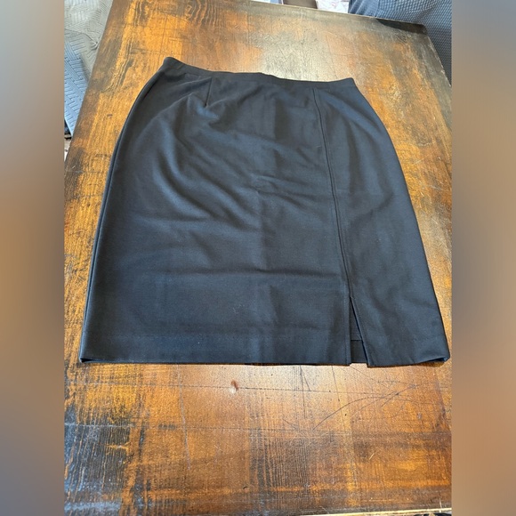 Chico’s Fully-Lined Zip-Up Black Skirt - Picture 2 of 9